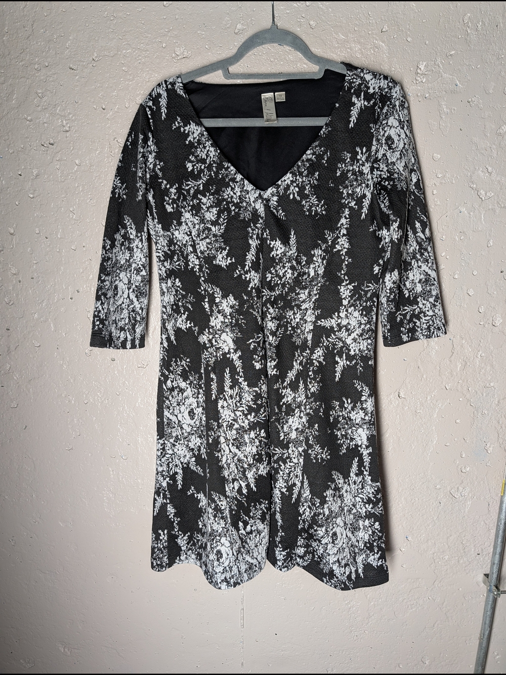 Emma & Michele Black White Abstract Floral Fit & Flare Knit Dress